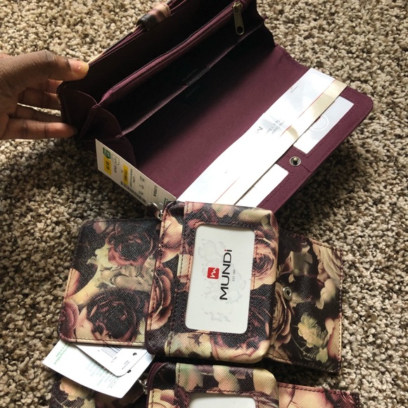 (BUNDLE) Floral Wallet + PLUS 2 MINI WALLETS - Picture 3 of 3